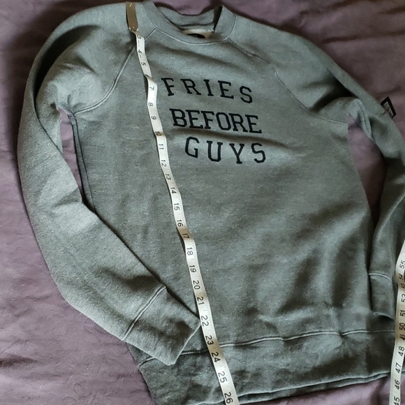 NWT Brunette the Label sweatshirt. Size XS/S - Picture 5 of 5